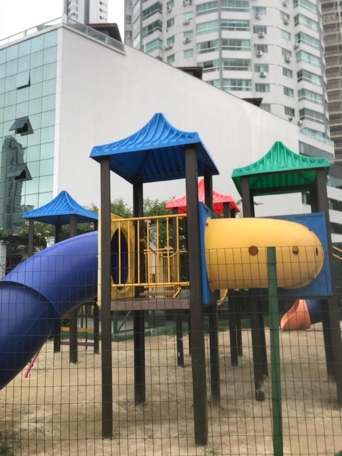 Apto Com Vista Deslumbrante, Com Piscina E Garagem! Apartamento Balneário Camboriú