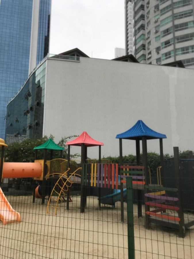 Apto Com Vista Deslumbrante, Com Piscina E Garagem! Balneário Camboriú