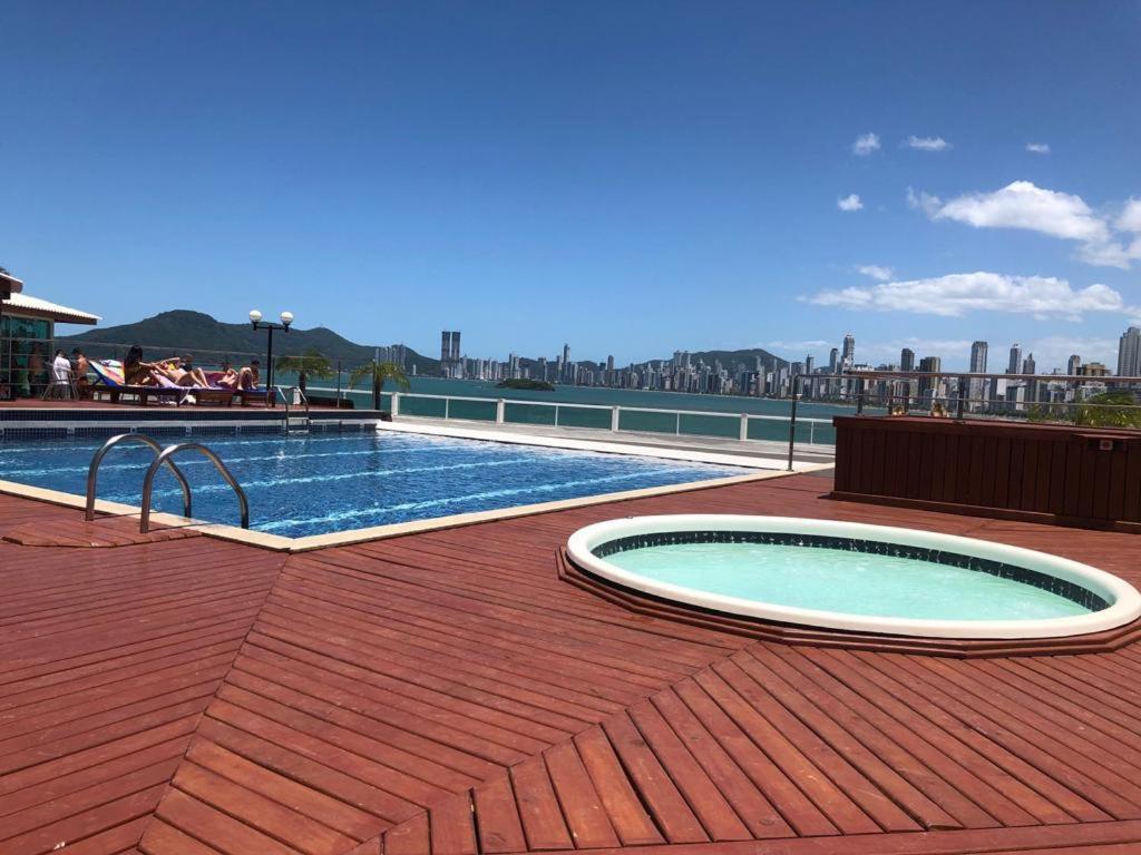 Apto Com Vista Deslumbrante, Com Piscina E Garagem! * Balneário Camboriú